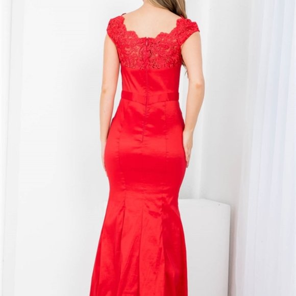 PLUS SIZE GOWN - Picture 2 of 2